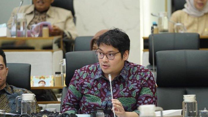 RAVINDRA - Anggota Komisi IX DPR RI dari Fraksi Golkar Ravindra Airlangga.