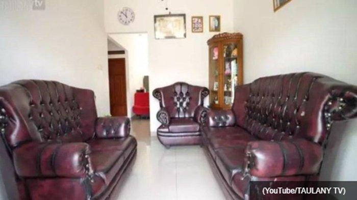 Ruang Keluarga - di rumah Haji Malih