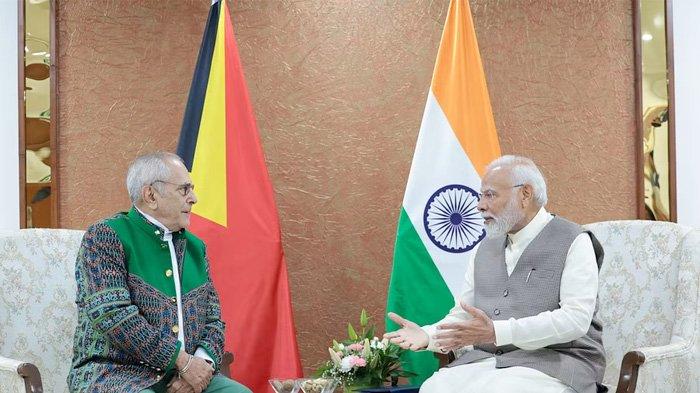Perdana Menteri India Narendra Modi (kanan) bersama Presiden Timor Leste Jose Ramos Horta di Gujarat, Selasa 9 Januari 2024.