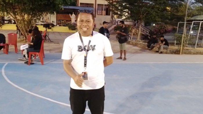Pastor Paroki Santo Fransiskus dari Asisi Kolhua Keuskupan Agung Kupang Romo Longginus Bone