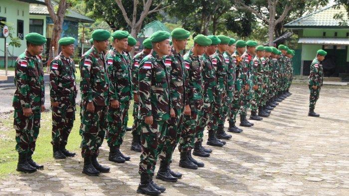 Sebanyak 22 personel Satuan Tugas Pengamanan Perbatasan (Satgas Pamtas) Yonif 741/Garuda Nusantara (GN) resmi menerima kenaikan pangkat dalam upacara Korp Raport yang digelar di
