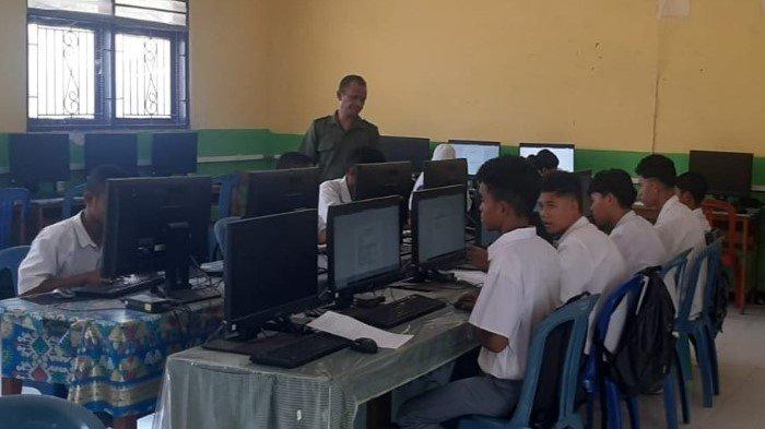 UJIAN KOMPETENSI - Siswa SMK Muhammadiyah Kupang mengikuti Ujian Kompetensi Kealihan.