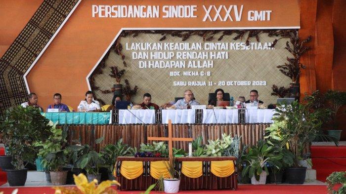Salah satu pleno saat Sidang Sinode GMIT ke 35 di Sabu Raijua, NTT Selasa (17/10/2023)
