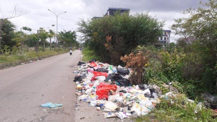 Tampak, salah satu titik sampah di wilayah Kota Kupang yang dibuang secara sembarangan oleh warga. Gambar diambil, Sabtu 13 Januari 2024