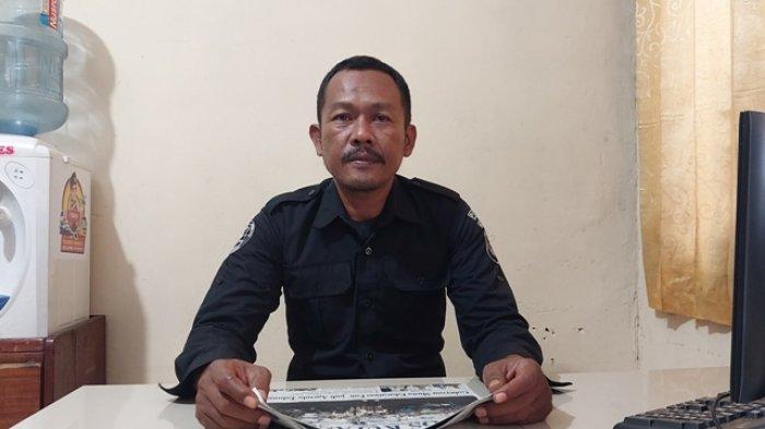 BERI KETERANGAN - Kasi Humas Polres Flores Timur, Iptu Anwar Sanusi, saat memberikan keterangan terkait kasus kekerasan seksual, Selasa (27/5/2025).