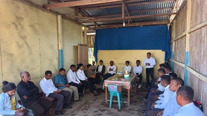 DOA SYUKUR -Doa syukur segenap manajemen KSP Pintu Air Cabang Adonara pada HUT ke-9, 18 September 2023.