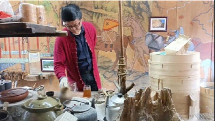 TEH BAKAR - Cara membuat minuman teh bakar di Kota Dali, Yunnan