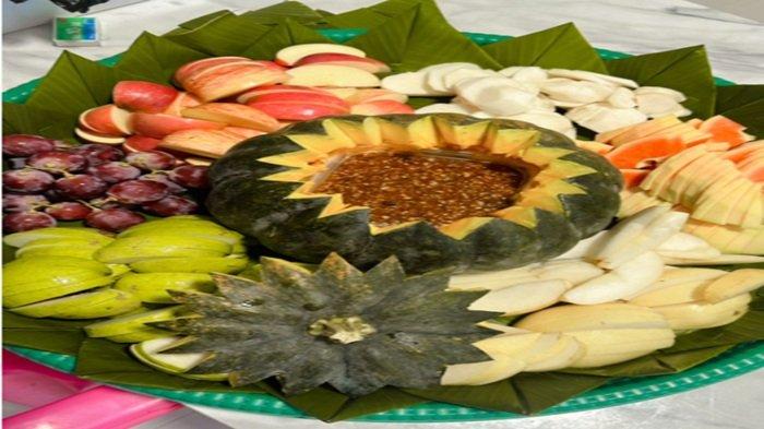 TUMPENG RUJAK - Tumpeng Rujak Buah dari Dapoer Diana