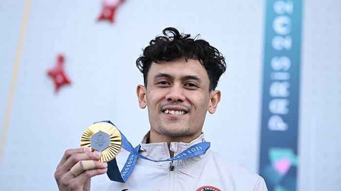 Veddriq Leonardo meraih medali emas di Paris, Kamis 8 Agustus 2024.