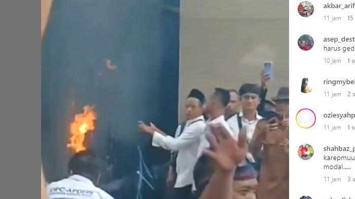 Aksi demo massa dari Asosiasi Kepala Desa Indonesia Apdesi di Gedung DPR/MPR RI 31 Januari 2024