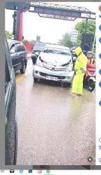 Tabrakan mobil Avanza di Jembatan Liliba jadi Berita Viral Lokal