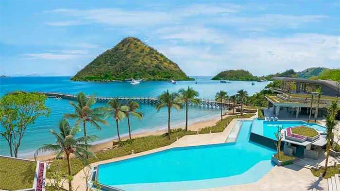AYANA Komodo Resort, Waecicu Beach