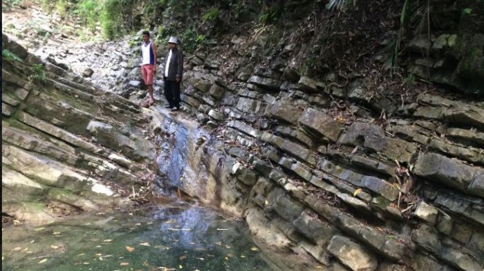 Obyek wisata Batu Susun di Lelogama, Kecamatan Amfoang Selatan, Kabupaten Kupang.