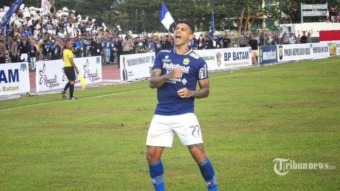 CIRO ALVES - Dua pilar penting Persib Bandung, Ciro Alves dan Tyronne del Pino dilirik Malut United dalam bursa transfer Liga 1 2025, bobotoh bakal patah hati. Foto Ciro Alves.