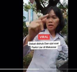 DISHUB MAKASSAR - Petugas Dinas Perhubungan Makassar jelaskan kepada ojol