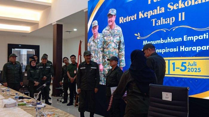 GUS IPUL - Menteri Sosial (Mensos) Saifullah Yusuf alias Gus Ipul, dalam acara penutupan retret kepala sekolah rakyat tahap kedua, Pusat Pendidikan Pelatihan dan Pengembangan Profesi (Pusdiklatbangprof) Kemensos, Jakarta Selatan, Sabtu (5/7/2025).