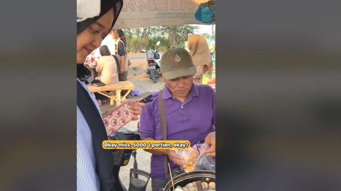 PEDAGANG DI PARE KAMPUNG INGGRIS - Viral Pedagang di Pare Kampung Inggris Kabupaten Kediri JawaTimur Lancar Berbahasa Inggris