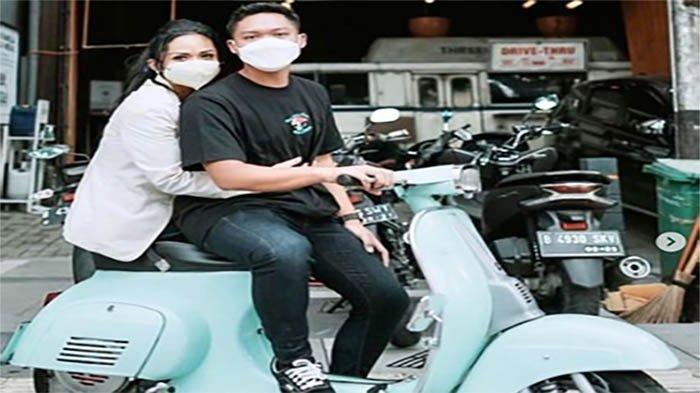 DOA -- Krisdayanti memberikan doa terbaik untuk Azriel Hermansyah yang berulang tahun