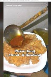 PASAR CIHAPIT - Makan nasi dadar telor di Pasar Cihapit siang ini, ini harganya