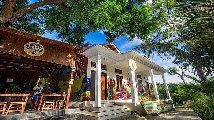 Pemandangan Dorme Tree Hostel di Labuan Bajo