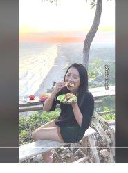 BUKIT SHOKA- Video Viral TikTok, Makan Enak Sambil Nikmati Sunset Dari Bukit Shoka, Lihat Pantai Parangtritis
