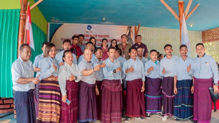 PEWARTAH FLOTIM - Pewartah Flores Timur periode 2025-2027 remi dikukuhkan di Alqaqa Beach di Kelurahan Weri, Larantuka.
