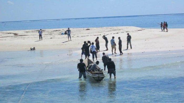 Inilah Pulau Meko di ujung timur Pulau Adonara, Flores Timur.