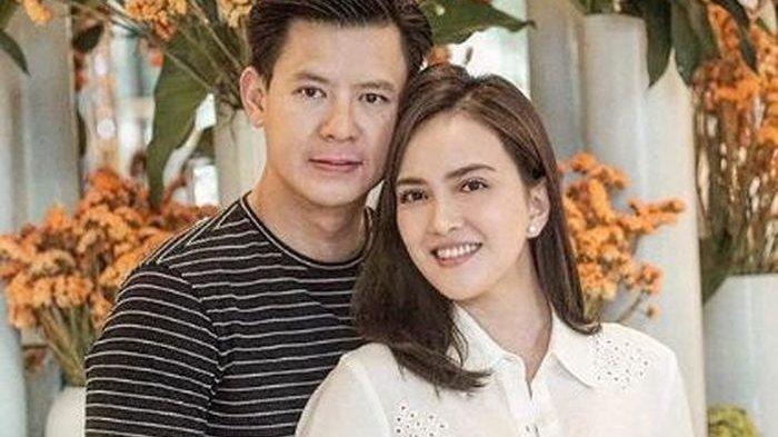 Shandy Aulia dan suami, David Herbowo.
