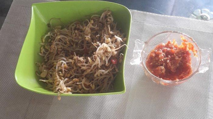 TAUGE TUMIS -Kuliner NTT Tauge Tumis Makan Deng Sambal Colo Colo ala Ferry Ndoen, jaga hati dan pikiran karena hati yang gembira adalah obat, GBU Ora Et Labora, Senin 18 Desember 2023. (fen).