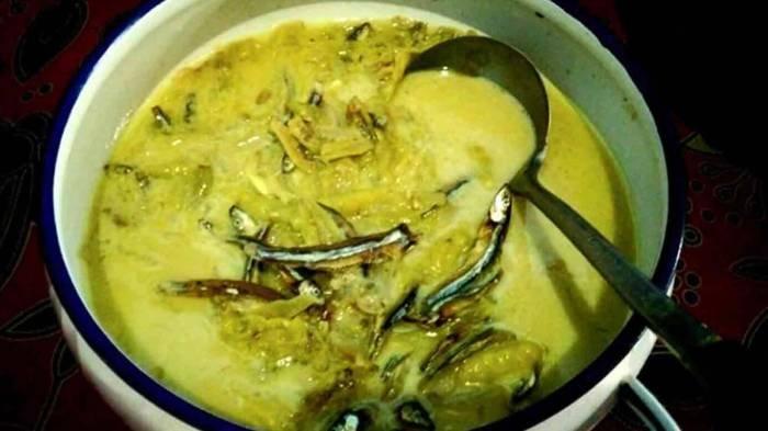 KULINER LOMBOK : Jika Anda penggemar kuliner ekstrem dan berani menghadapi sensasi pedas luar biasa, jangan lewatkan masakan khas Lombok yang satu ini, Banteng Ngangak.