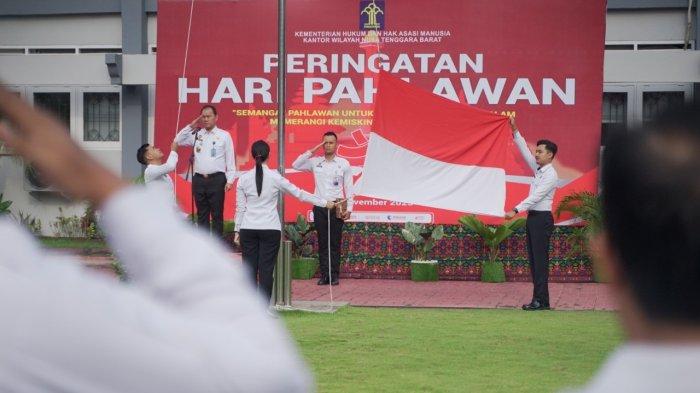 Upacara peringatan Hari Pahlawan di Kanwil Kemenkumham NTB yang dipimpin Kepala Divisi Pemasyarakatan, Herman Sawiran, Jumat (10/11/2023). Upacara diikuti seluruh jajaran Kantor Wilayah beserta jajaran Satuan Kerja se-Kota Mataram.