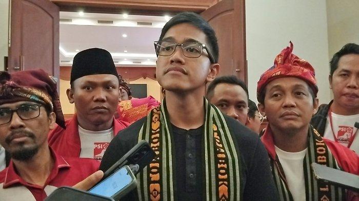 Ketum PSI Kaesang Pangarep usai melakukan pertemuan dengan kader PSI di NTB, Kamis (28/12/2023). Sampaikan dua hal perkuat PSI di NTB dan menangkan Prabowo-Gibran di NTB.