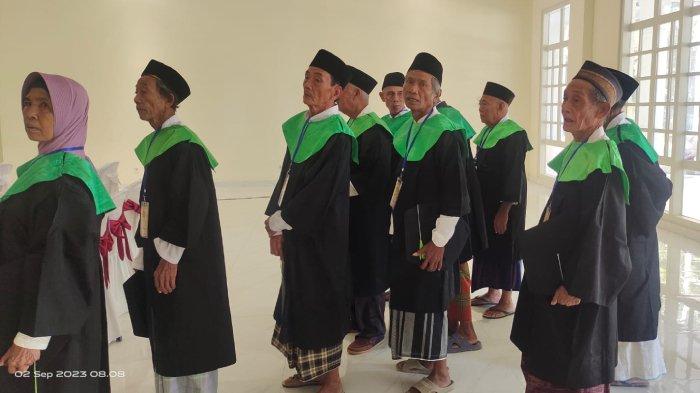 Sebanyak 75 orang kaum Lansia dari sekolah Lansia
