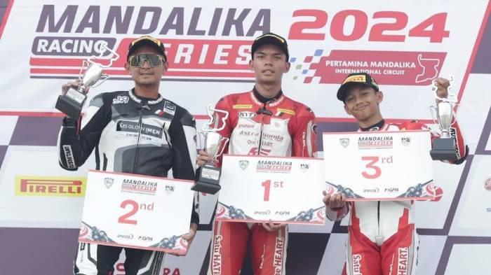 Para pemenang Race 1 Mandalika Racing Series 2024 Round 1 berlangsung sukses di Sirkuit Mandalika, Sabtu 2 Maret 2024.