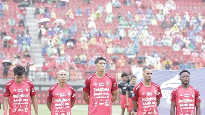 Pemain Bali United dalam laga melawan PSS Sleman di Stadion Kapten I Wayan Dipta Gianyar, Sabtu (1/7/2023). PSS menang 1-0.