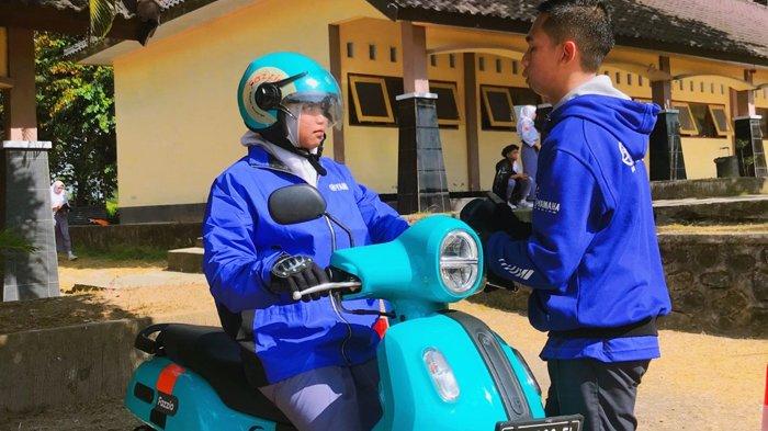 Kegiatan Fazzio Youth Project dari Yamaha di SMA Negeri 2 Narmada, Kabupaten Lombok Barat, Selasa (12/9/2023). Siswa mendapat pengetahuan mengenai safety riding.