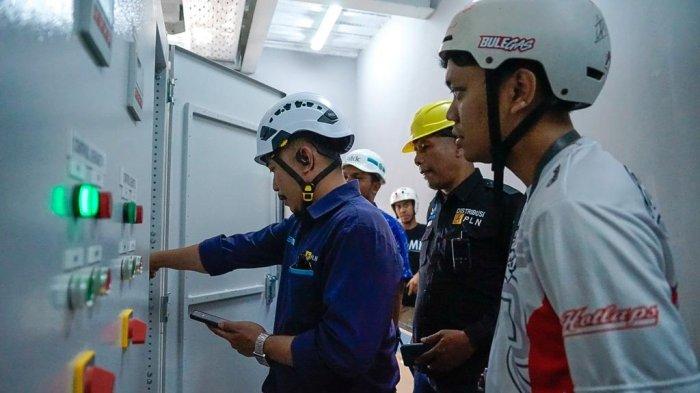 PLN Unit Induk Wilayah Nusa Tenggara Barat menggelar simulasi backup sistem UPS atau Uninterruptible Power Supply di area VIP Village Sirkuit Mandalika.
