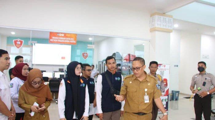 Tim evaluasi Eco Office dari Dinas Lingkungan Hidup Provinsi NTB didampingi Ketua Eco Office RSUD Provinsi NTB, Arif Fahmi memantau implementasi program Eco Office di RSUD Provinsi NTB, Senin (31/7/2023).