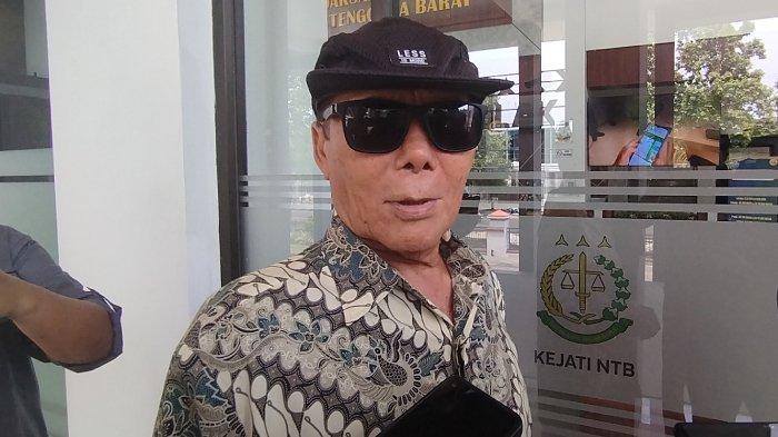 Mantan Bupati Lombok Timur Ali BD ditemui di Kantor Kejati NTB Mataram usai diperiksa dalam kasus pengadaan lahan MXGP Samota, Sumbawa, Selasa (12/11/2024).