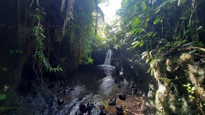keindahan air terjun sarang walet