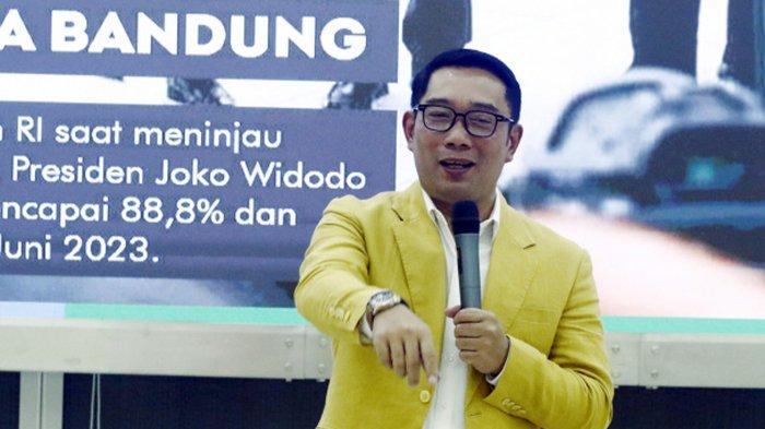 Wakil Ketua Umum Bidang Penggalangan Pemilih Ridwan Kamil memberikan sambutan pada acara Kuliah Umum Partai Golkar di Institut Golkar, Jakarta, Senin (13/3/2023).