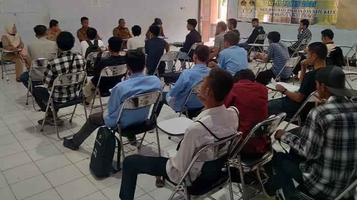 Pembekalan terhadap 30 TKI yang akan menuju ke Jepang oleh Disnaker Kota Bima.