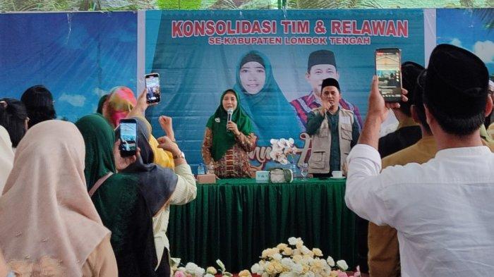 Bakal Calon Gubernur NTB Sitti Rohmi Djalillah menghadiri konsolidasi relawan Rohmi-Firin di Lombok Tengah, Kamis (29/5/2024).