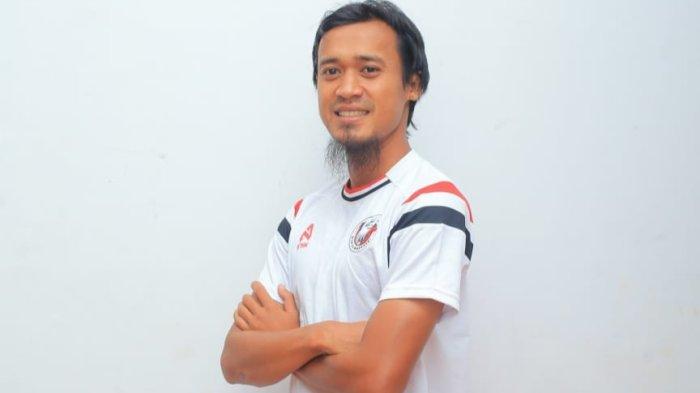 Eks pemain Arema FC, Sunarto resmi merumput bersama NZR Sumbersari FC. Pemain yang dijuluki Sunartorres itu menjadi pemain anyar NZR Sumbersari FC untuk berlaga di Liga 3