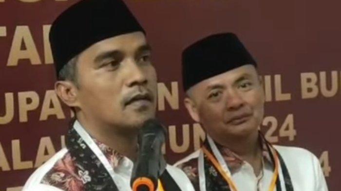 Pasangan Lukman Hakim-Moch Fauzan Ja'far dalam kesempatan konferensi pers usai mendaftarkan diri ke KPU Bangkalan sebagai bakal cabup-cawabup di Pilkada Bangkalan, Kamis (29/8/2024)
