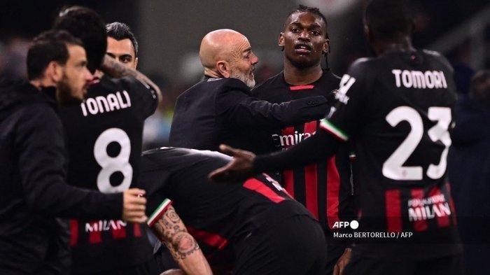 Pelatih AC Milan asal Italia Stefano Pioli proyeknya hancur karena kebijakan transfer klub. (Marco BERTORELLO / AFP)