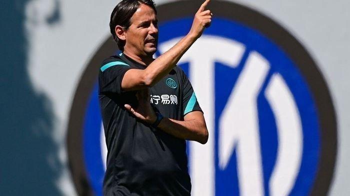 Pelatih Inter Milan, Simone Inzaghi yang kini di ujung tanduk