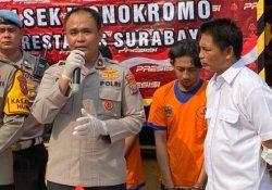Wanto (kaus oranye) terlihat selalu menundukkan kepala ketika polisi memberkan kebiasaanya menjambret dan mencuri sepeda motor.