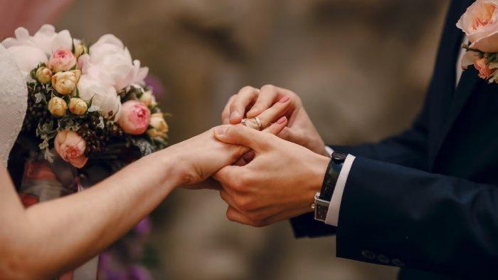 Ilustrasi pengantin pria di China gagal menikahi pujaan hati lantaran ketahuan memakai pinjaman online atau pinjol.