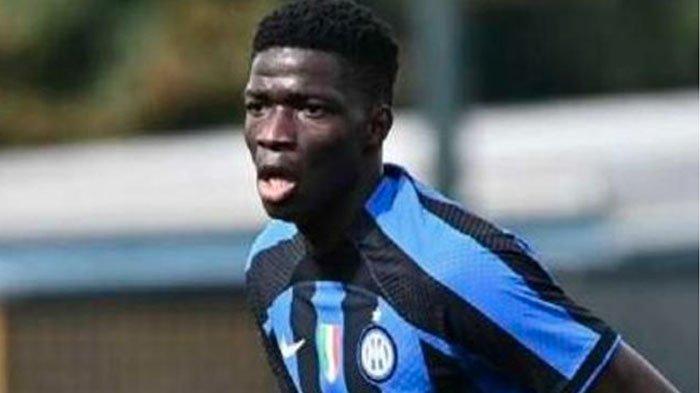 Inter akan melakukan promosi dari dalam untuk menggantikan Arnautovic, dengan striker Primavera berusia 19 tahun Amadou Sarr diperkirakan akan diberi kesempatan bersama tim utama.